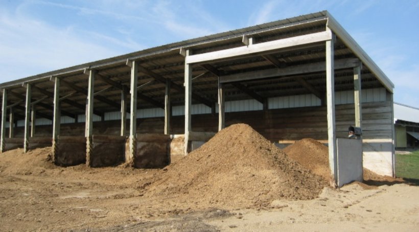 Ryc. 2. Konstrukcja betonowa dla pryzm kompostu. Źródło: Agencja Kontroli Zanieczyszczeń Minnesota